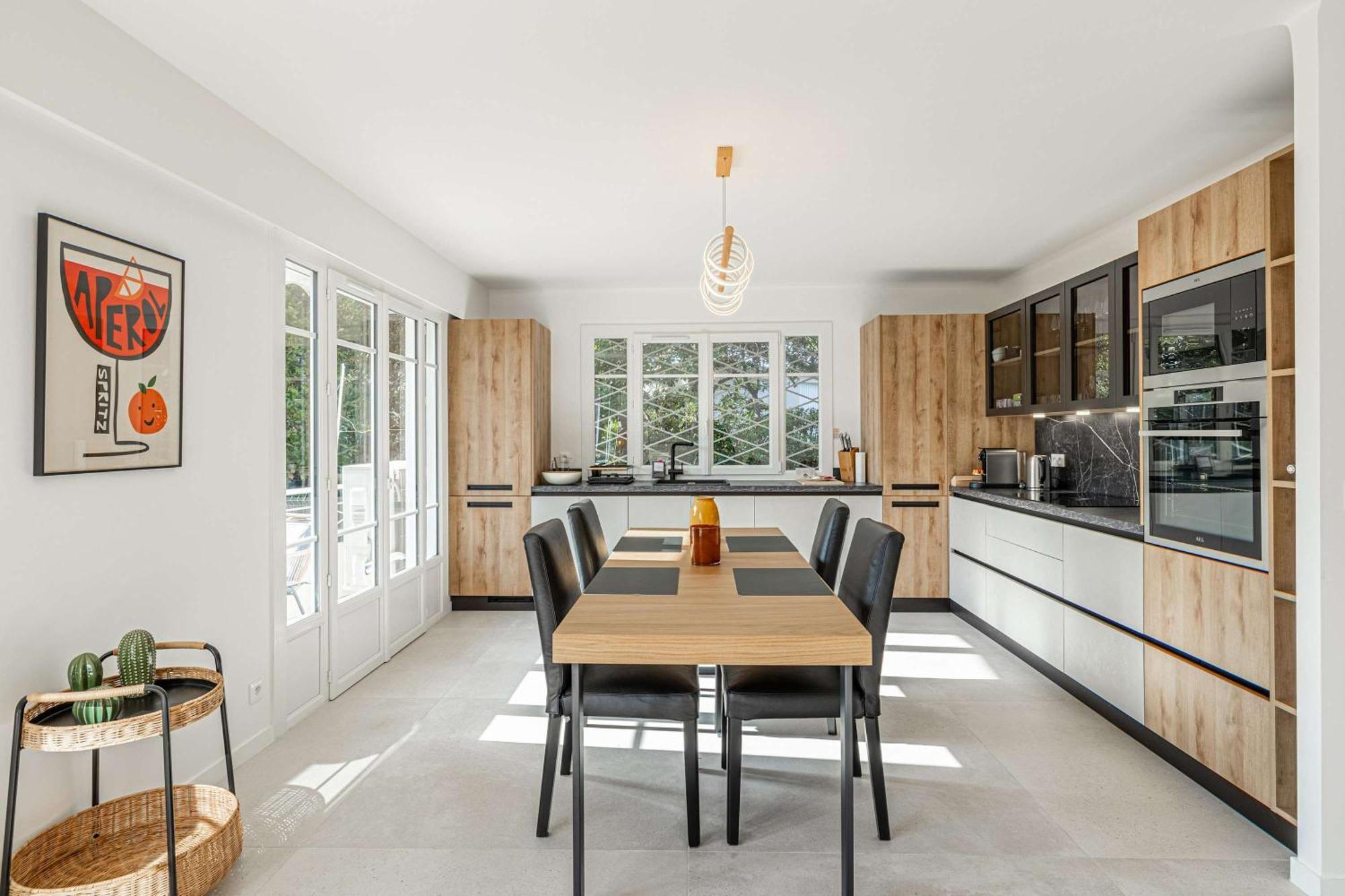 Le Grand Bois Elegant Et Chaleureux Avec Balcon, Au Calme Et A Deux Pas Du Centre-ville Appartement Cannes